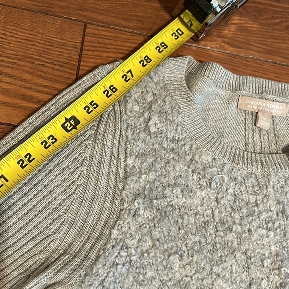 Banana Republic Italian Yarn sweater - Picture 4 of 9